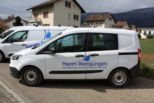bild auto von firma